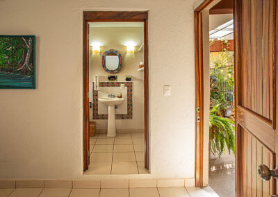 the bathroom in room 3 zandoyo